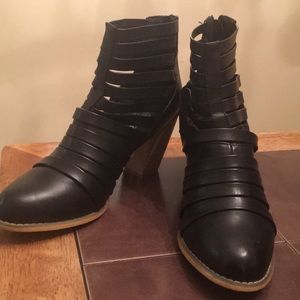 ANNA Wedge Ankle Boots